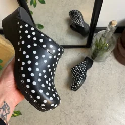 Sanita Clogs|Træsko Dame Modeller*træsko med sort og hvidt prikmønster