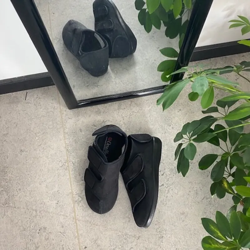 OrtoMed sko Knyster - Hallux Valgus|Hjemmesko*Sko med velcro og bred pasform og regulerbar hælrem
