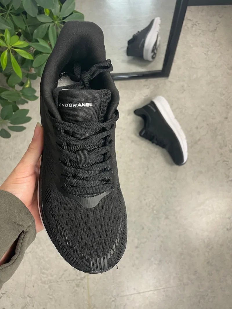 Endurance Sko På Tilbud*Smart sort sko med svangstøtte