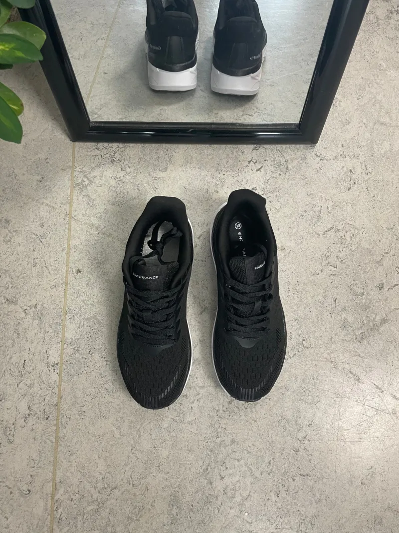 Endurance Sko På Tilbud*Smart sort sko med svangstøtte