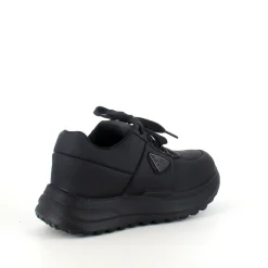 Sygeplejebutikken Kondi Sko|Stødabsorberende Sko*Sort damesko i blød PU med snørebånd og dekorative syninger – komfortabel hverdagssko