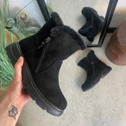 Sygeplejebutikken Kort Støvle Dame|Vinterstøvler Damer*Sort damestøvle med varmt for og lynlås