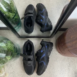 Sygeplejebutikken Sko Til Ældre|Sko Med Velcro*Sort letvægtssko med velcroremme og stødabsorberende sål