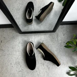 Sygeplejebutikken Sko På Tilbud*Sort ruskindssko med rågummisål