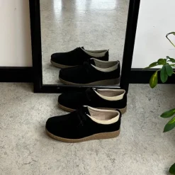 Sygeplejebutikken Sko På Tilbud*Sort ruskindssko med rågummisål