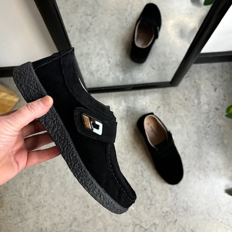 Sygeplejebutikken Sko Til Ældre|Sko Med Velcro*Sort ruskindssko med velcrolukning og gummisål