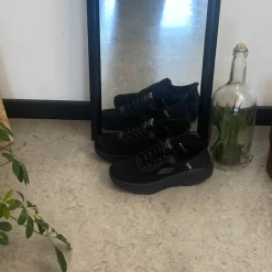 Skechers Knyster - Hallux Valgus|Leddegigt*Sort Slip-Ins med overdel i stretch