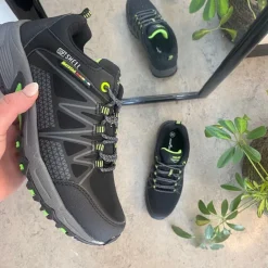 Sygeplejebutikken Sko På Tilbud*Sort sko med overdel i eftergiveligt softshell med limegrønne detaljer