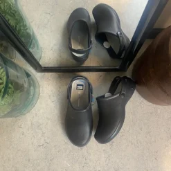 Sygeplejebutikken Esd Fodtøj|Clogs*Sort skridsikker clog træsko