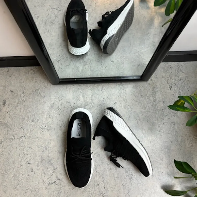 Sygeplejebutikken Sko På Tilbud*Sort slip on sko med strikket overdel og god stødabsorbering