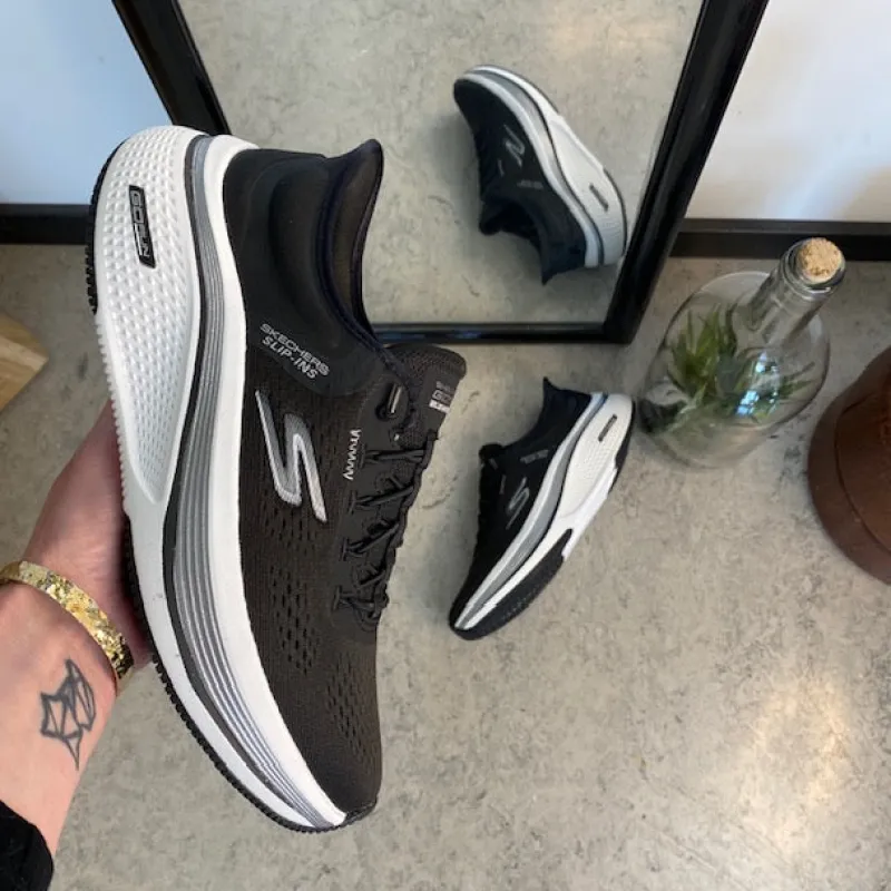 Skechers Knyster - Hallux Valgus|Leddegigt*Sort slip-ins sko fra med elastiksnøre