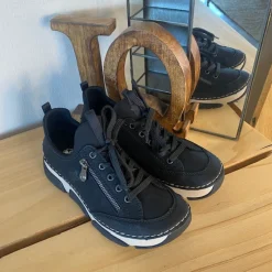 Rieker Knyster - Hallux Valgus|Hælsporer*Sort sneakers fra med god stødabsorbering