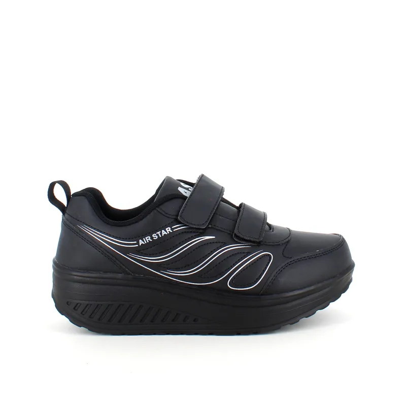 Sygeplejebutikken Leddegigt|Hælsporer*Sort sportssko med velcrolukning og gængesål.