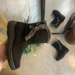 Sygeplejebutikken Billige Vinter Støvler|Sorte Støvletter*Sort støvle med fin pelsdetalje.