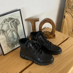 Sygeplejebutikken Overgangssko*Sort støvle med stødabsorberende sål