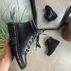 Sygeplejebutikken Overgangssko*Sort støvle med stødabsorberende sål