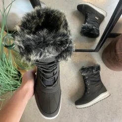 Mols Billige Vinter Støvler|Vinterstøvler Damer*Sort vandtæt vinterstøvle fra med pels kant