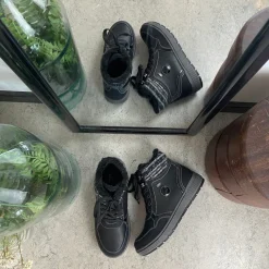 Sygeplejebutikken Kort Støvle Dame|Vinterstøvler Damer*Sort vinterstøvle med snørebånd