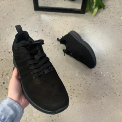 GaitLine Leddegigt|Hælsporer*Sorte sneakers i nubuch skind