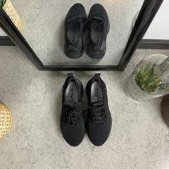 Sygeplejebutikken Knyster - Hallux Valgus|Slip On Sko*Sorte slip-on sko med strikoverdel