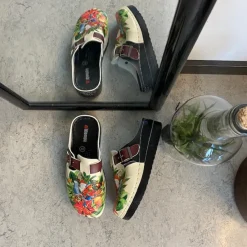 Sygeplejebutikken Clogs|Træsko Dame Modeller*Træsko med papegøjeprint